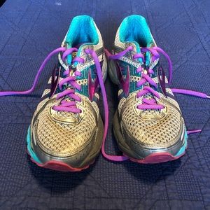 Brooks Running Shoes Size 8.5
